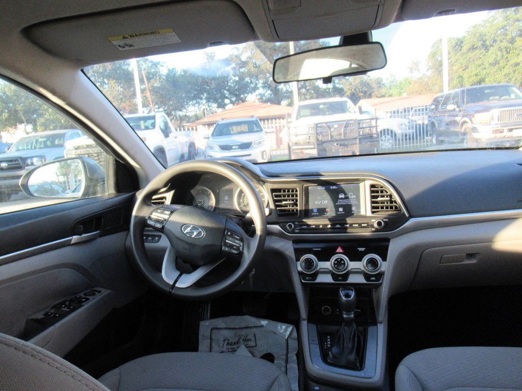 2019 Hyundai Elantra Image 18