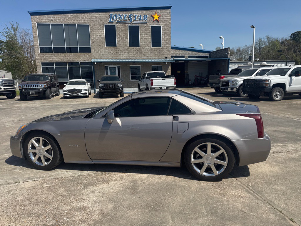 2005 Cadillac XLR Image 8