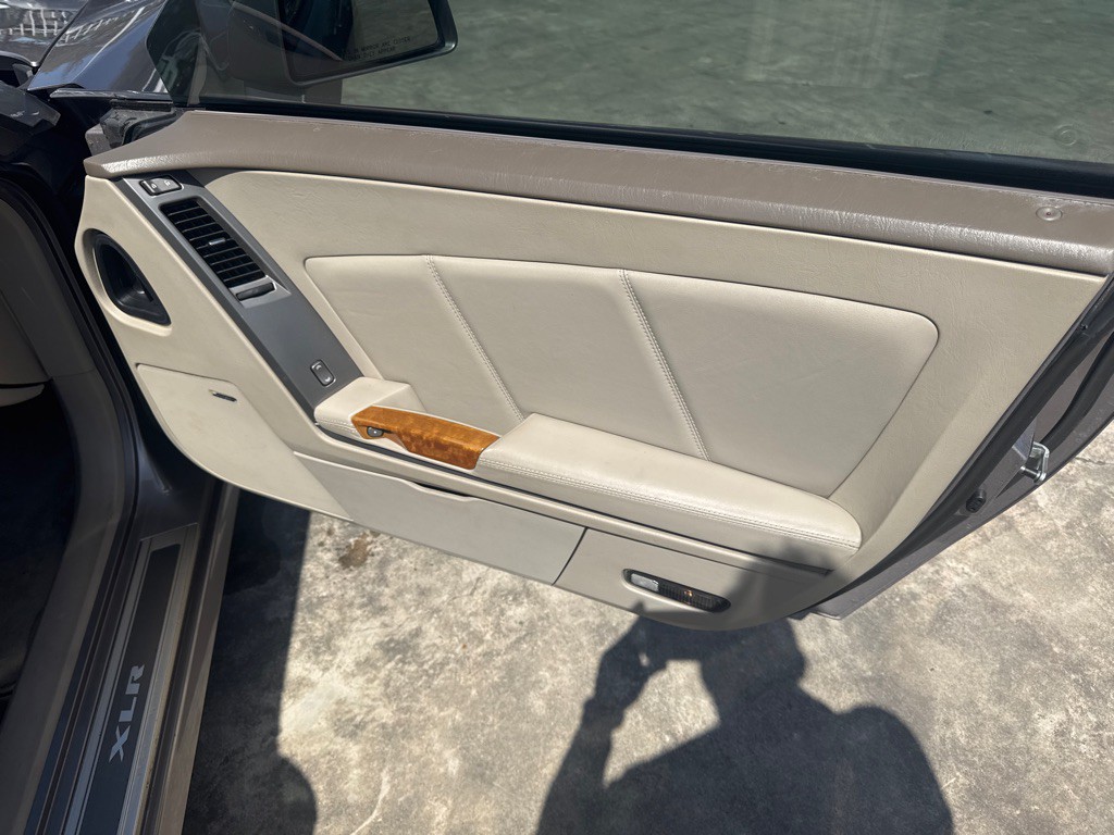 2005 Cadillac XLR Image 14