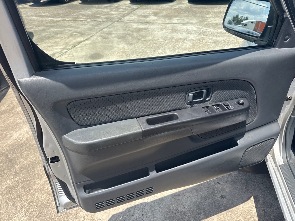 2004 Nissan Xterra Image 11