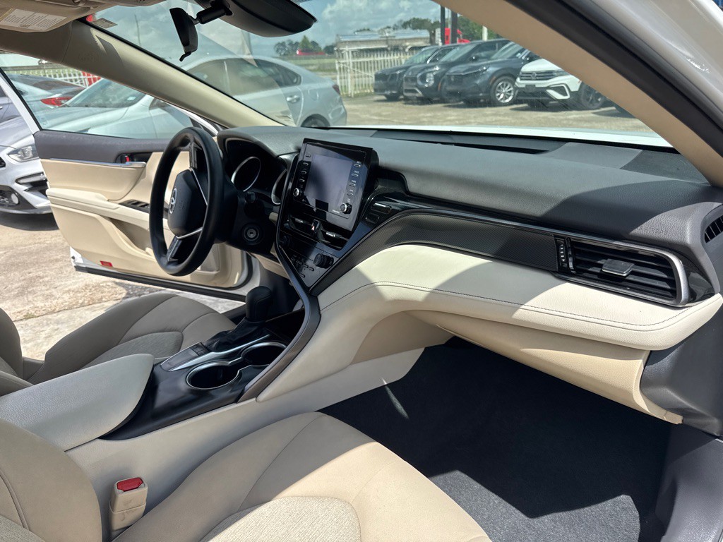 2024 Toyota Camry Image 20