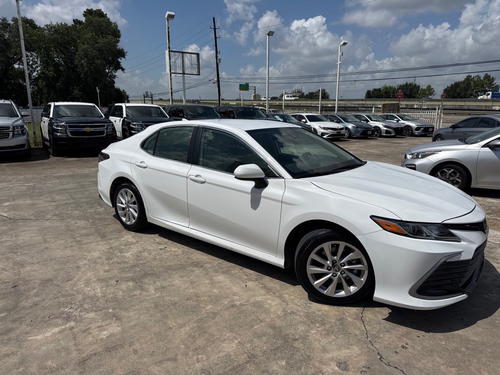 2024 Toyota Camry Image 2