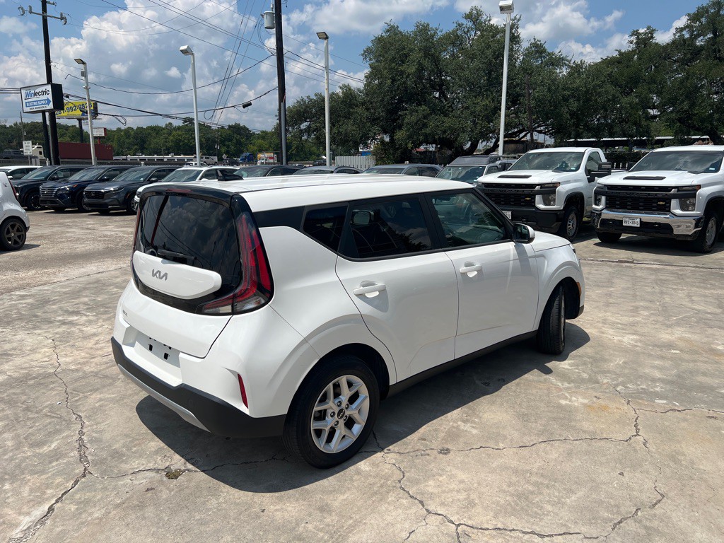 2023 Kia Soul Image 5