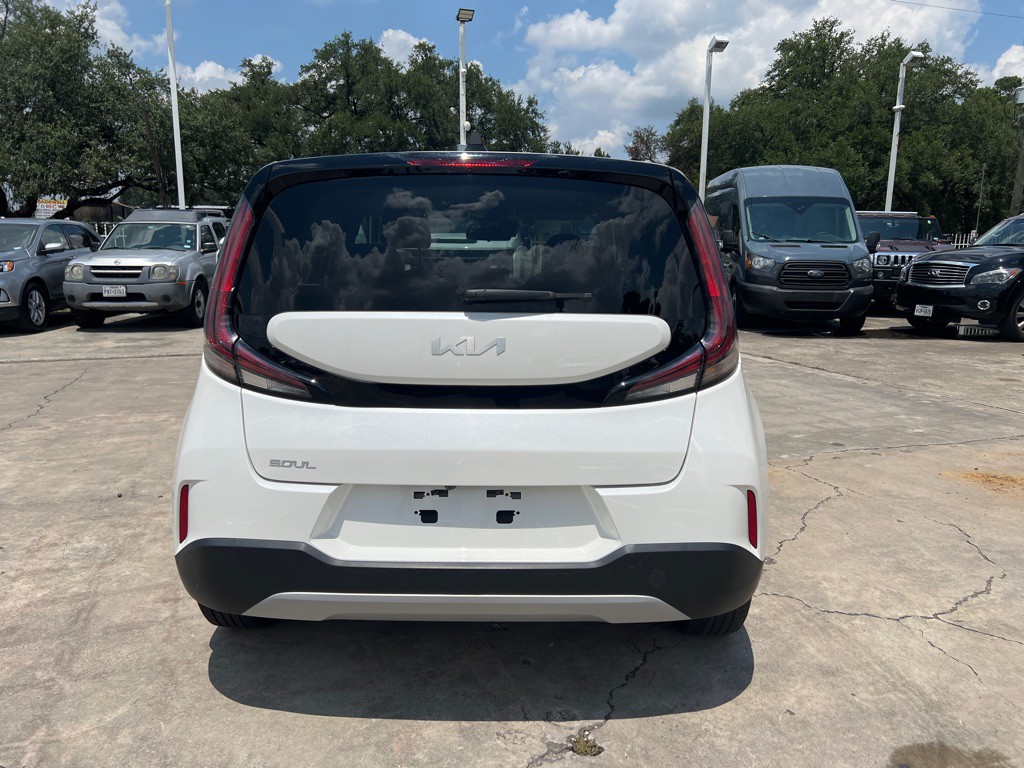2023 Kia Soul Image 6