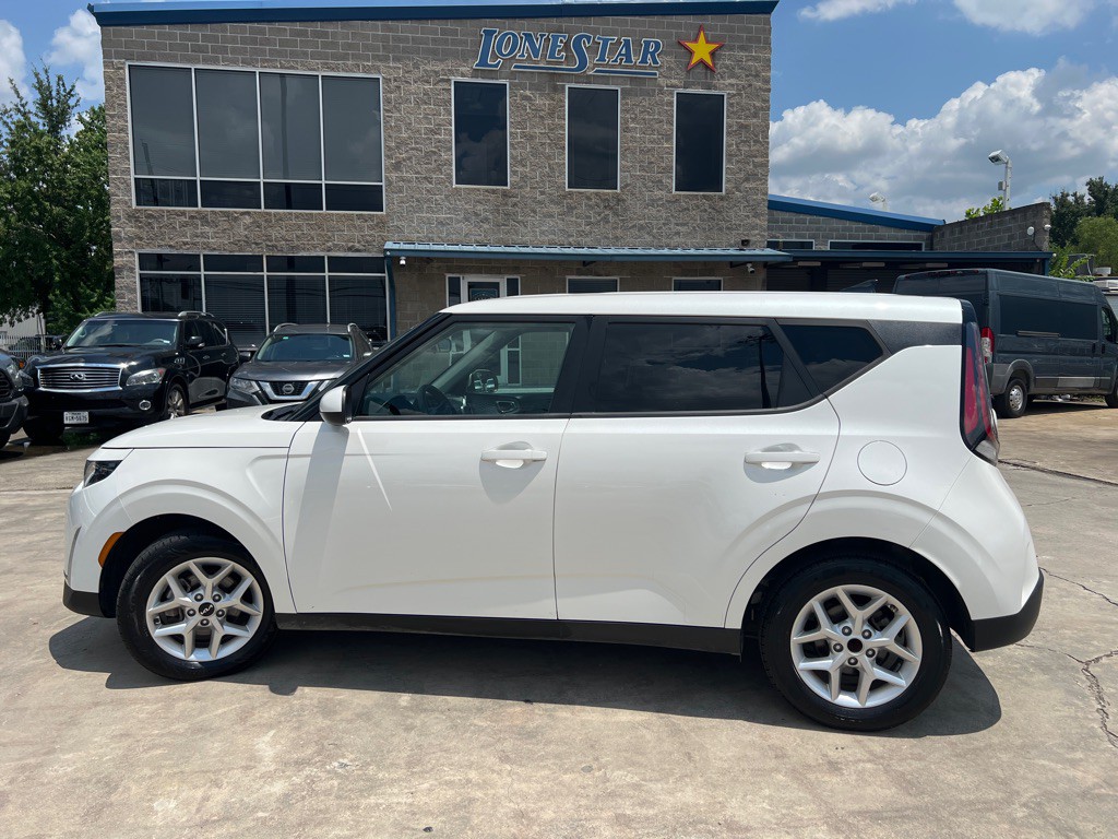 2023 Kia Soul Image 8