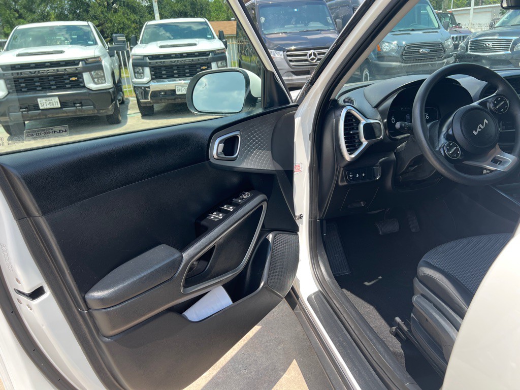2023 Kia Soul Image 10