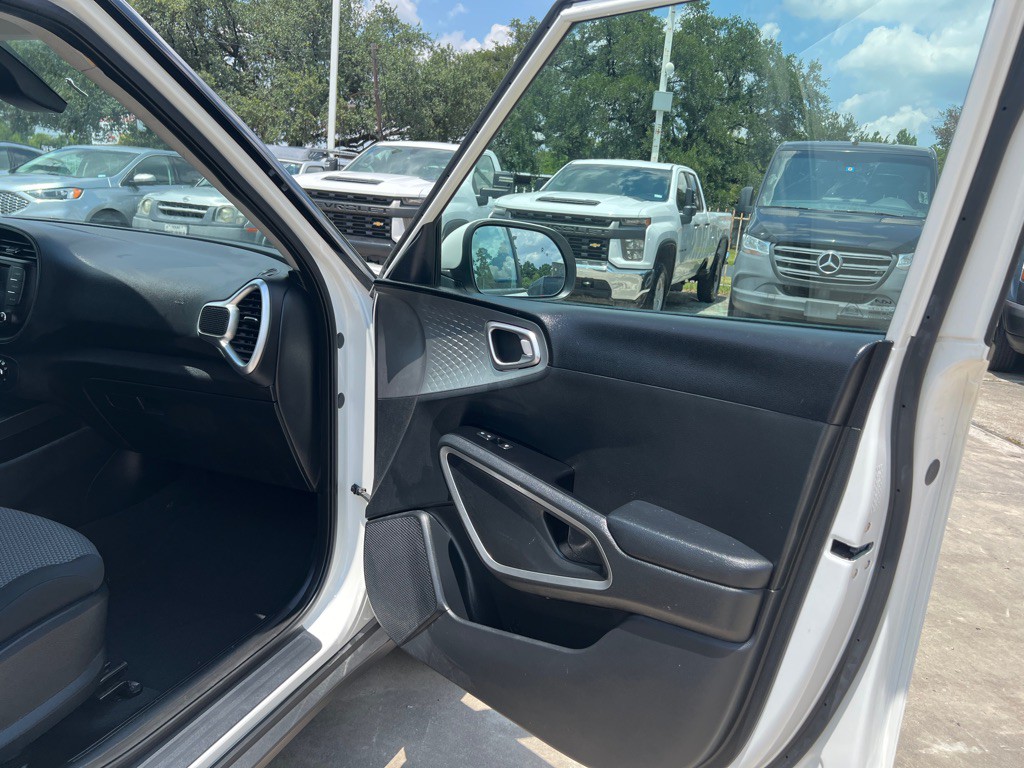 2023 Kia Soul Image 17
