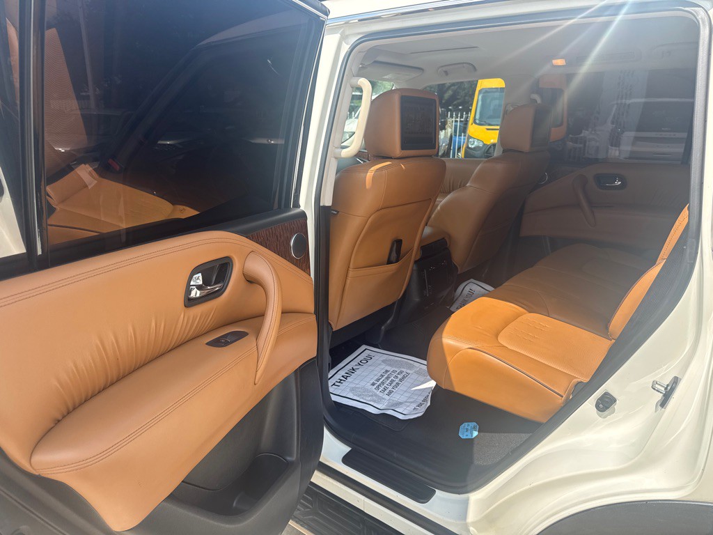 2018 Nissan Armada Image 12