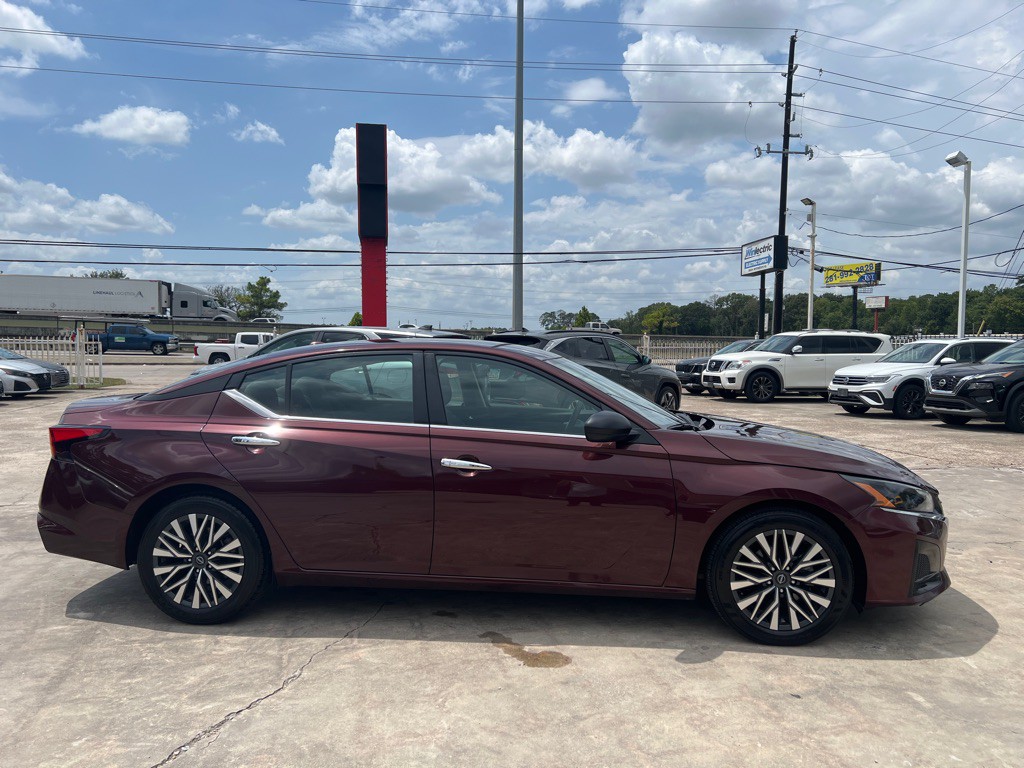 2024 Nissan Altima Image 4