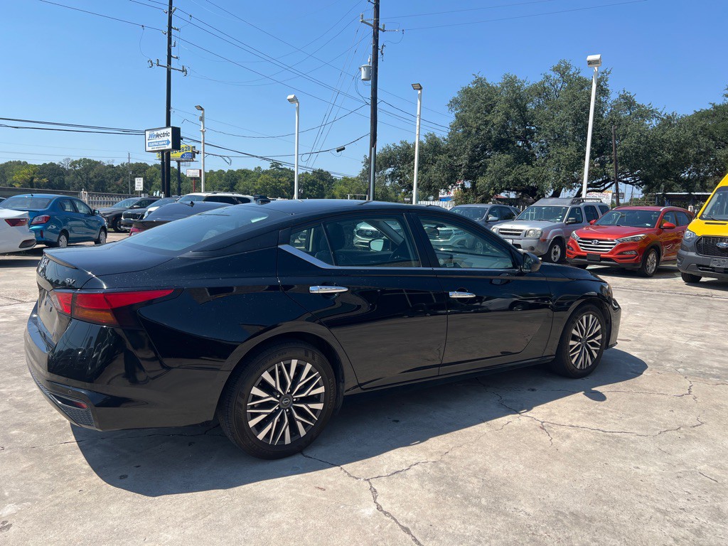 2024 Nissan Altima Image 6