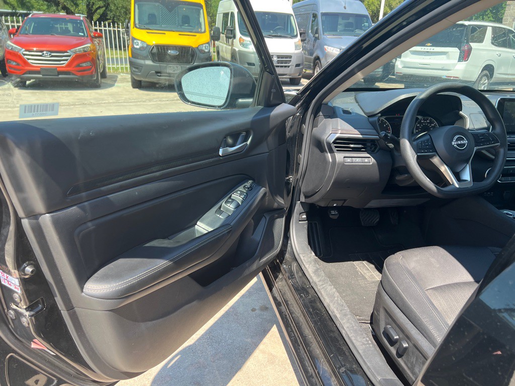 2024 Nissan Altima Image 12