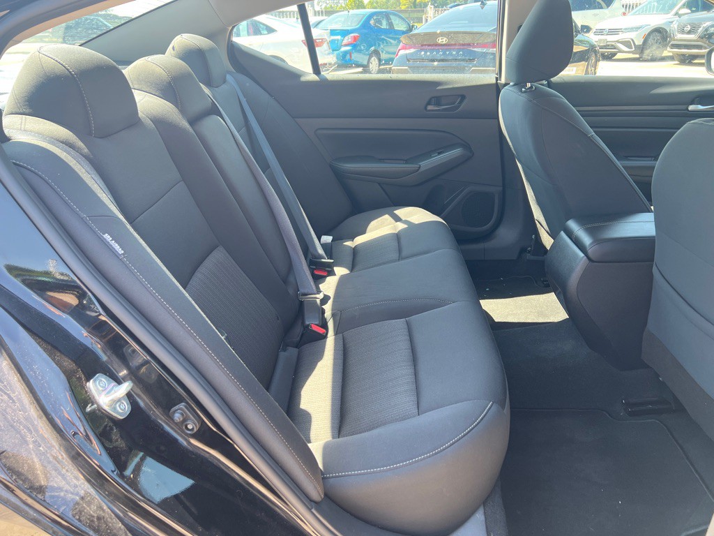 2024 Nissan Altima Image 17