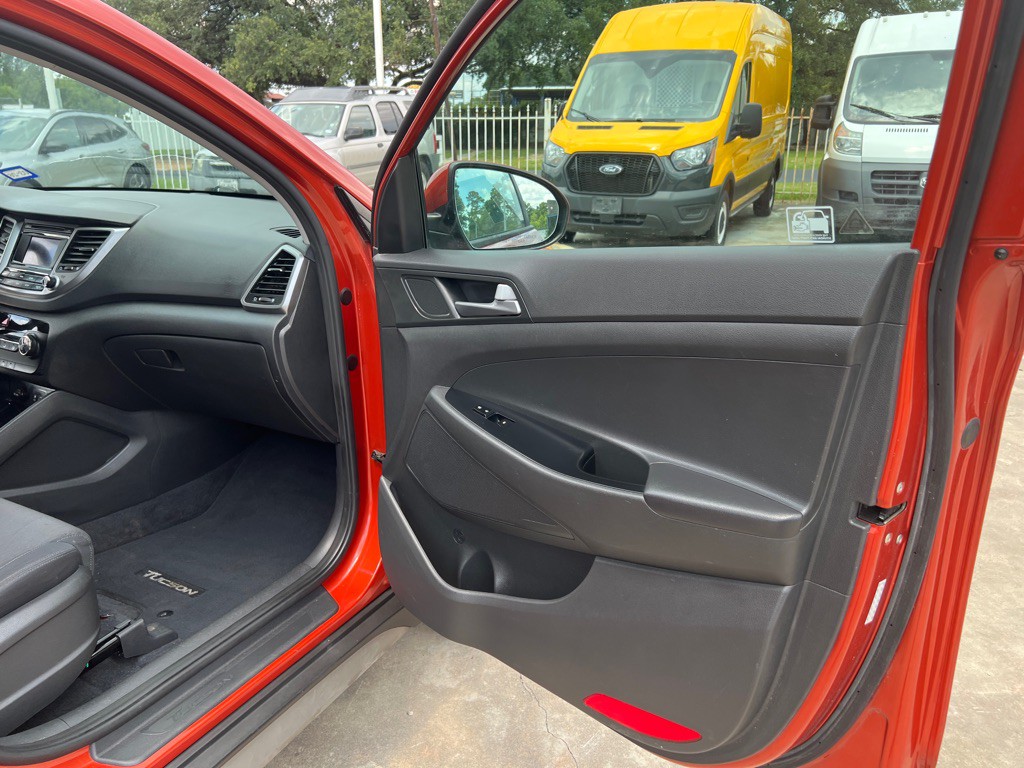 2017 Hyundai Tucson Image 17