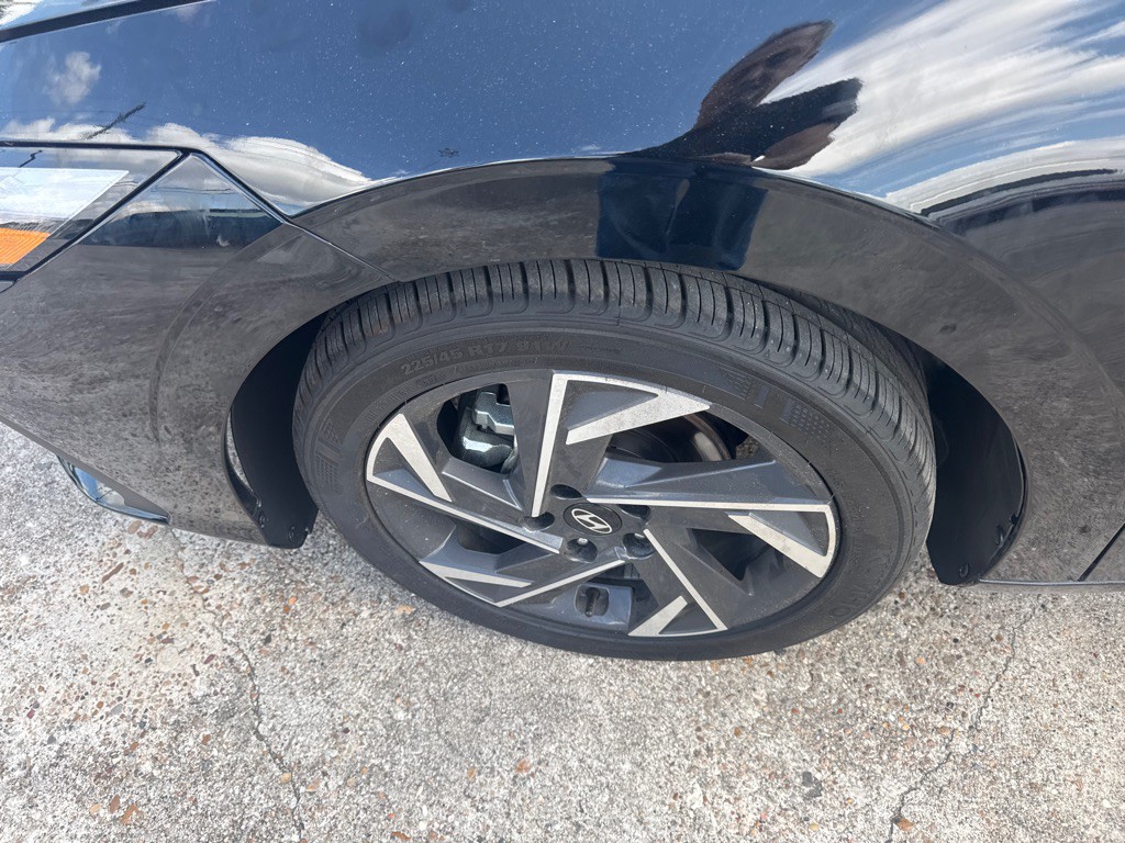 2025 Hyundai Elantra Image 10