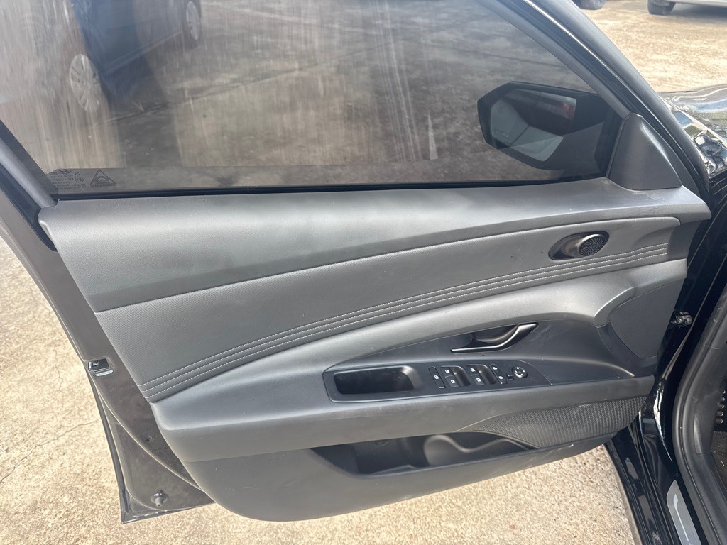 2025 Hyundai Elantra Image 11