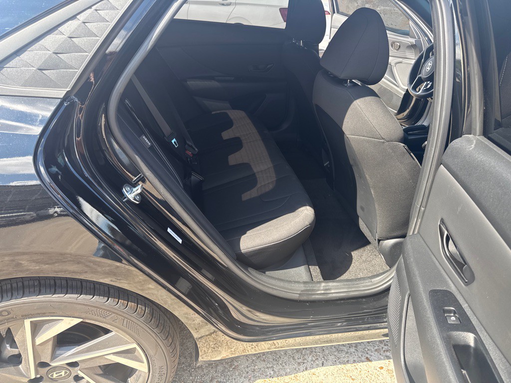 2025 Hyundai Elantra Image 18