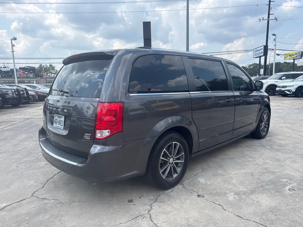 2017 Dodge Grand Caravan Image 5