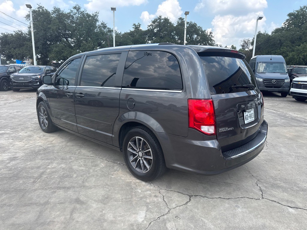 2017 Dodge Grand Caravan Image 4