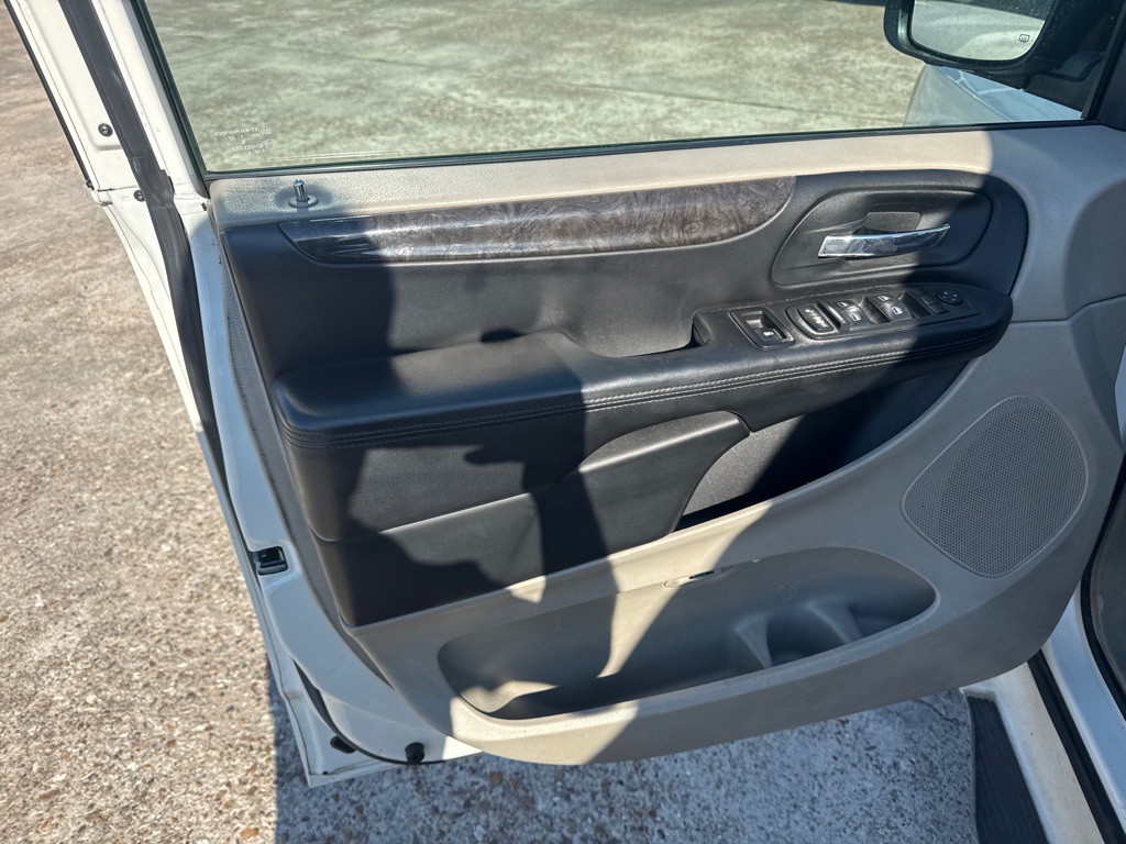 2011 Dodge Grand Caravan Image 11