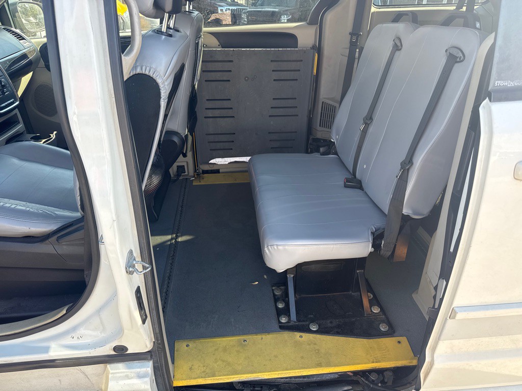 2011 Dodge Grand Caravan Image 13