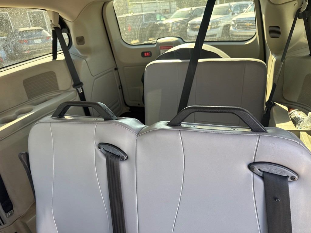 2011 Dodge Grand Caravan Image 14