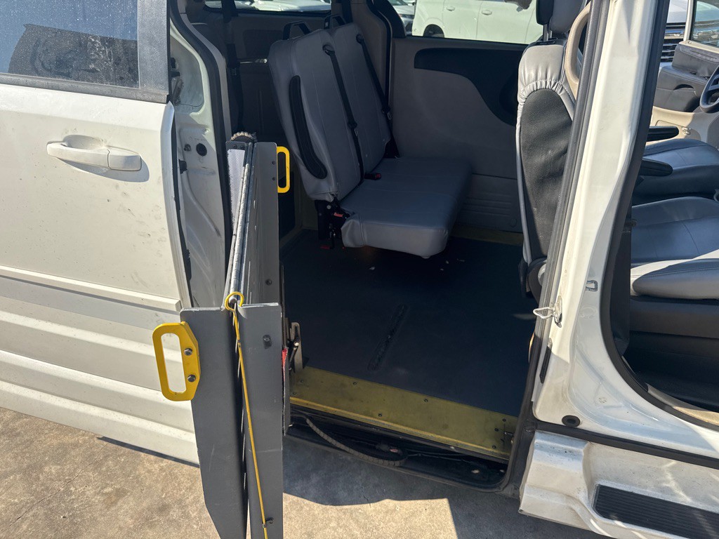 2011 Dodge Grand Caravan Image 18