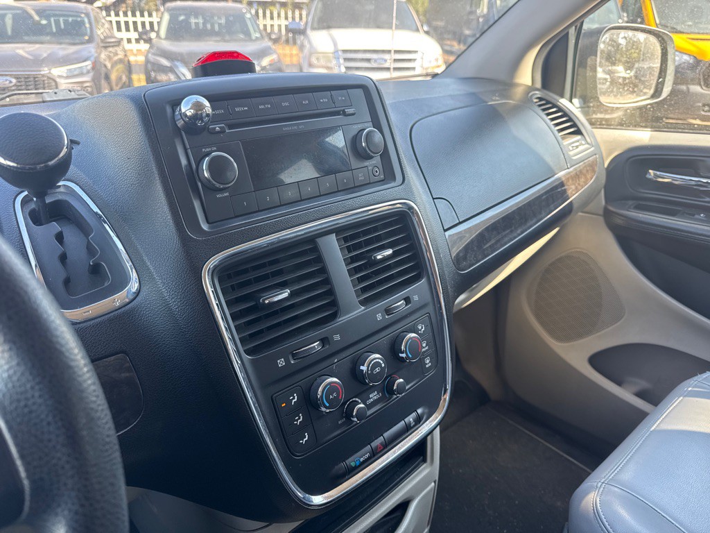 2011 Dodge Grand Caravan Image 26