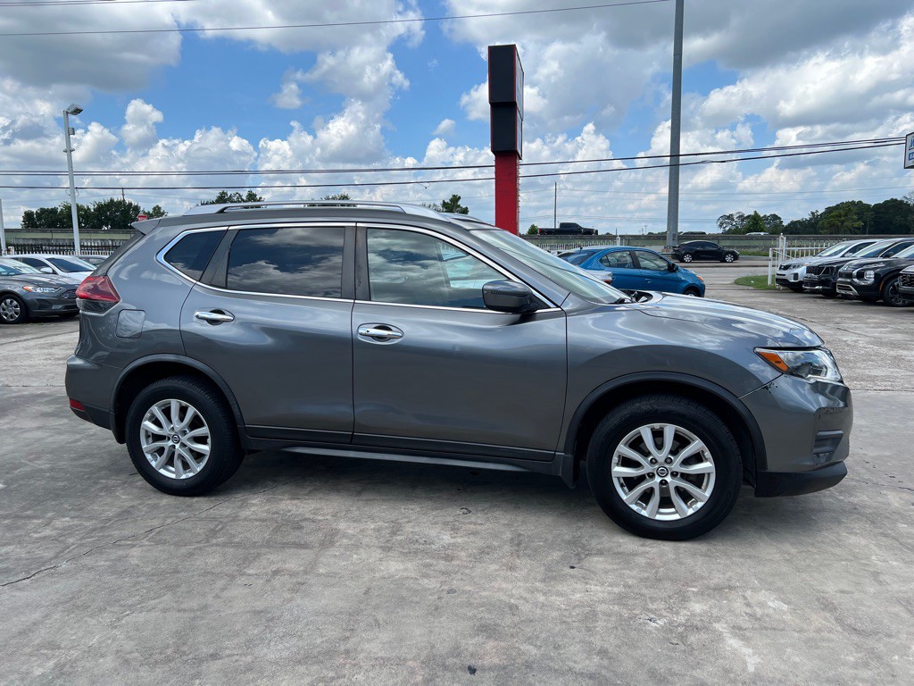 2018 Nissan Rogue Image 8