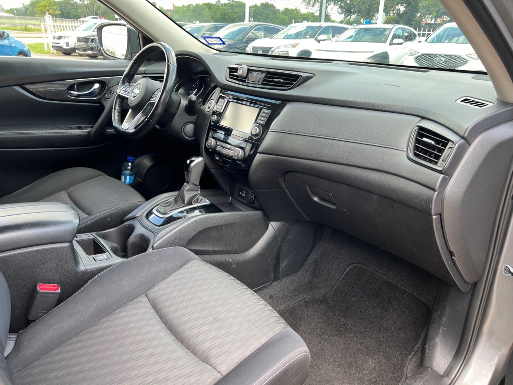 2018 Nissan Rogue Image 9