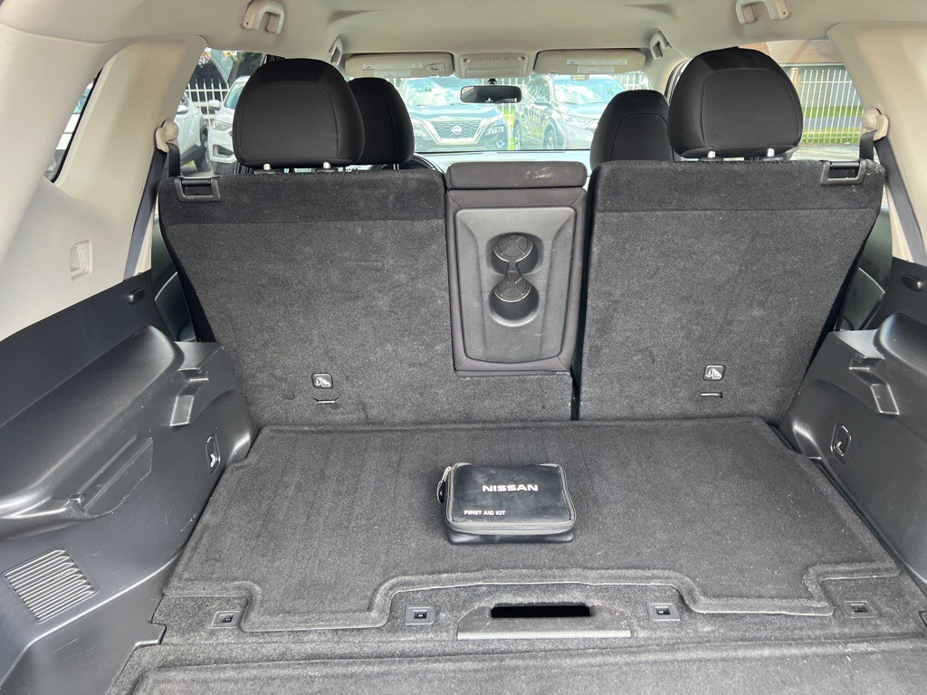 2018 Nissan Rogue Image 19