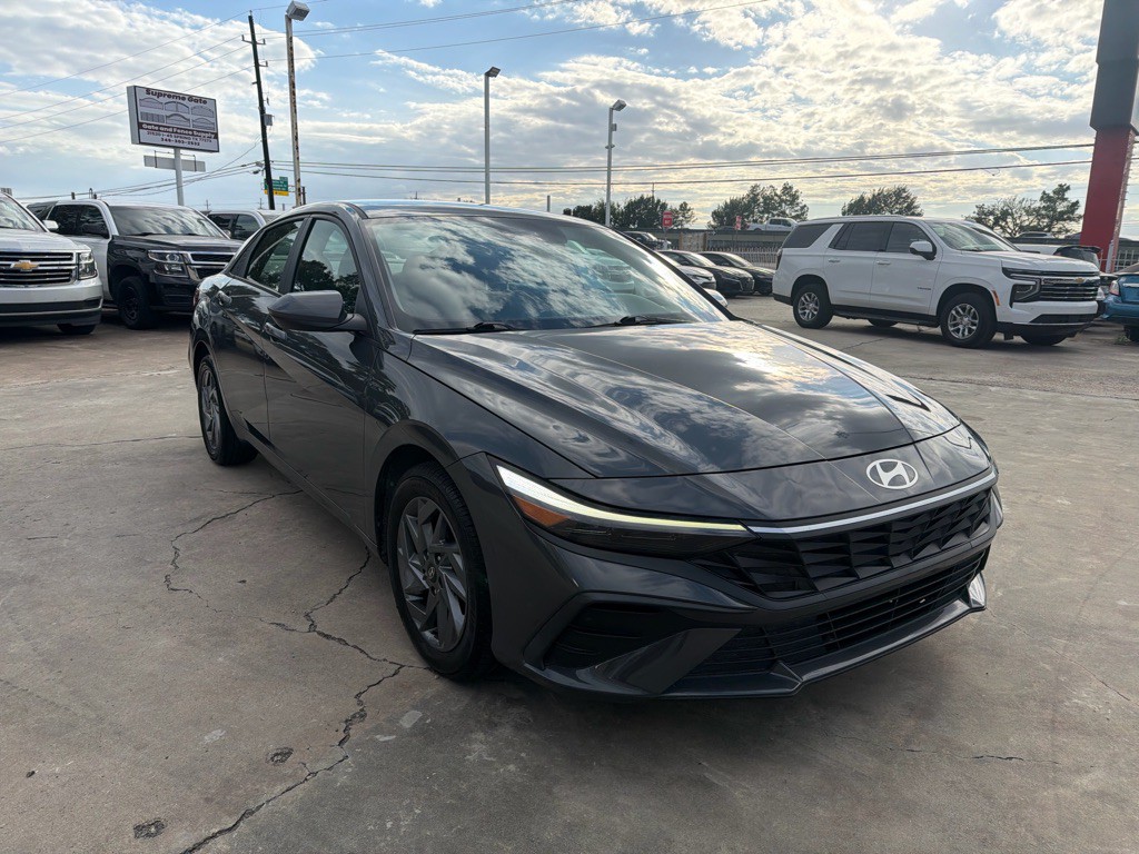 2024 Hyundai Elantra Image 6