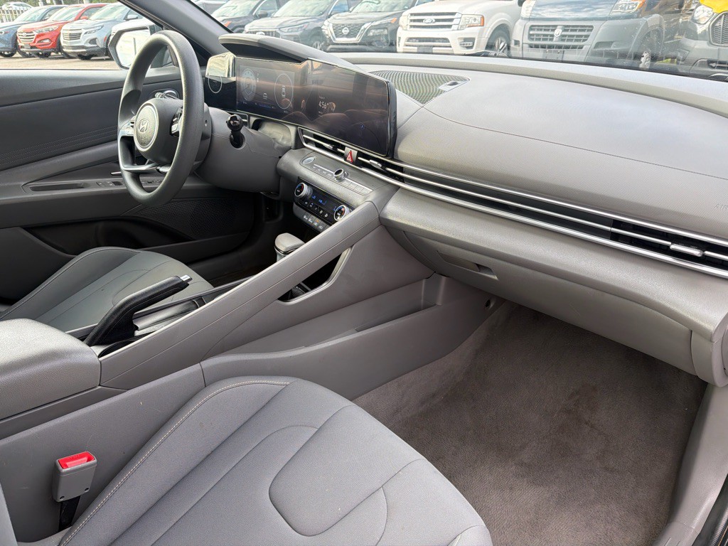 2024 Hyundai Elantra Image 16