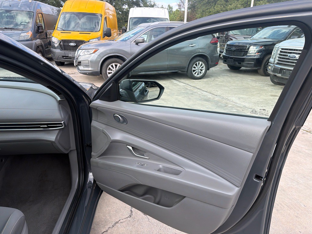 2024 Hyundai Elantra Image 19