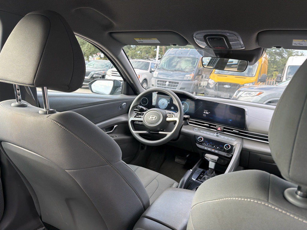 2024 Hyundai Elantra Image 20