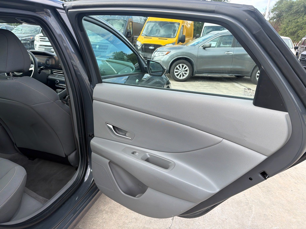 2024 Hyundai Elantra Image 21