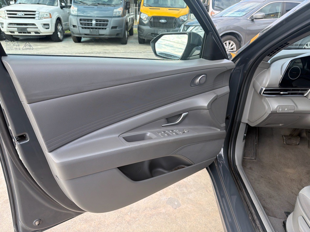 2024 Hyundai Elantra Image 25