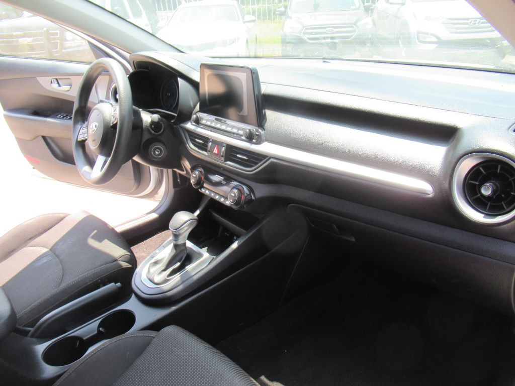 2019 Kia Forte Image 17