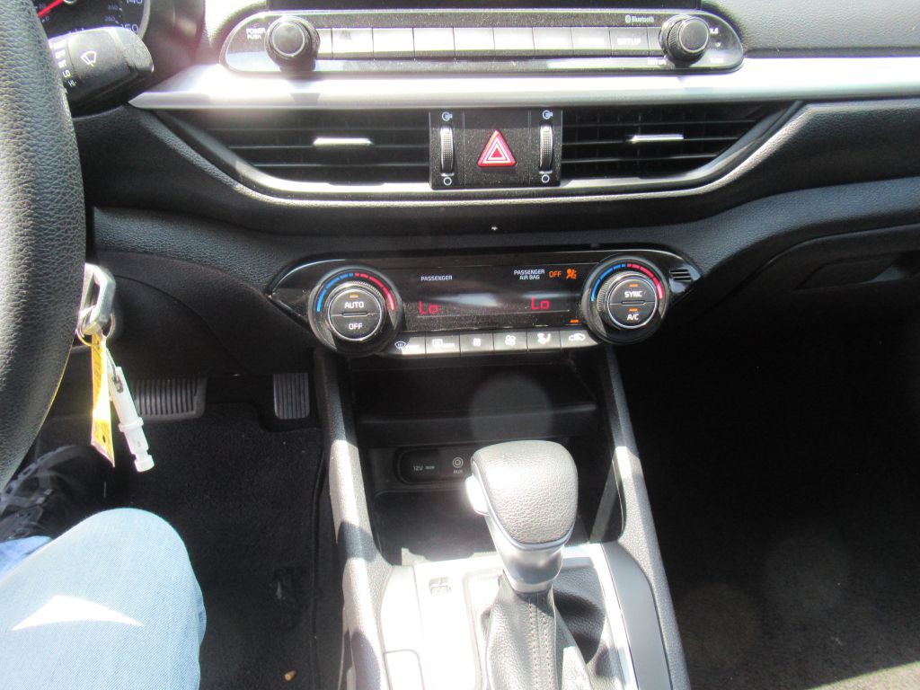 2019 Kia Forte Image 24