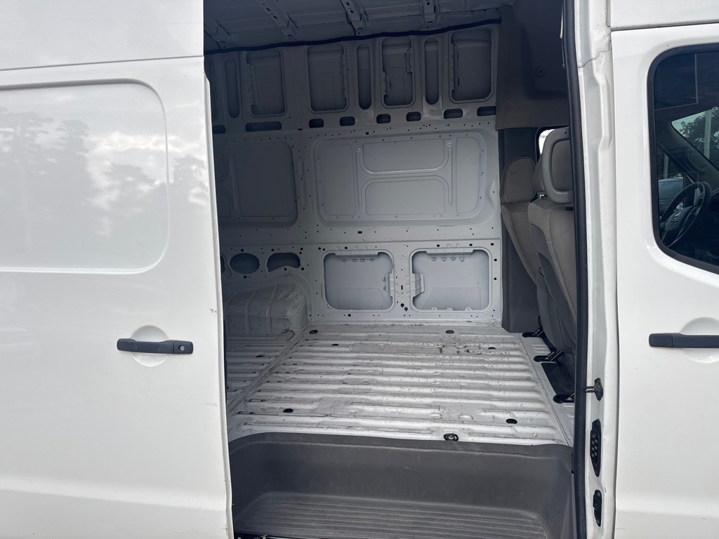 2019 Nissan NV Image 16