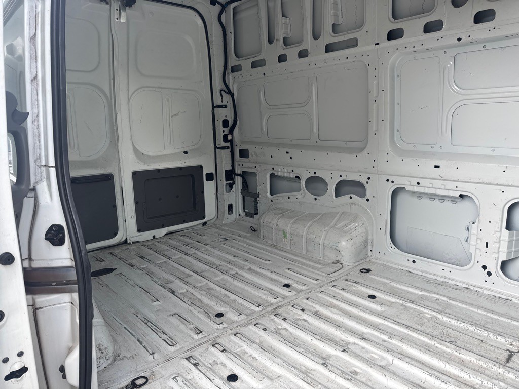 2019 Nissan NV Image 17