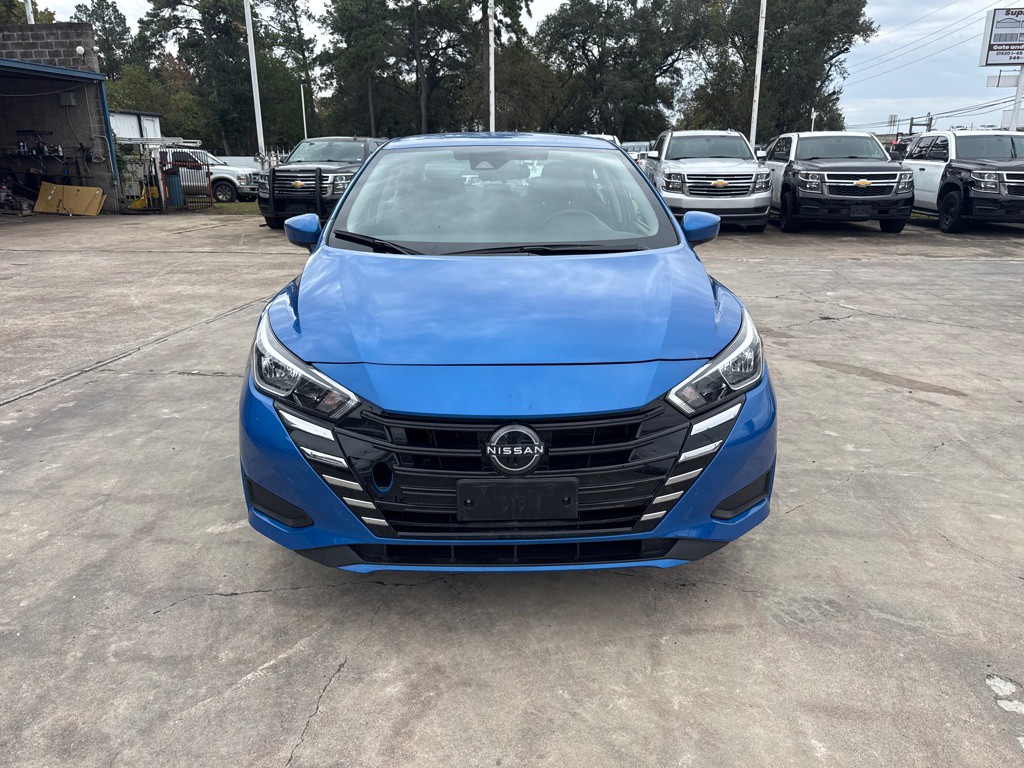 2023 Nissan Versa Image 1