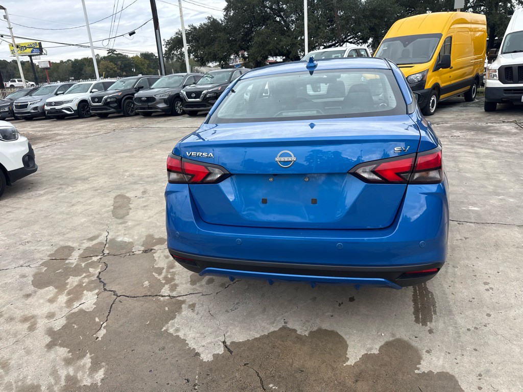 2023 Nissan Versa Image 6