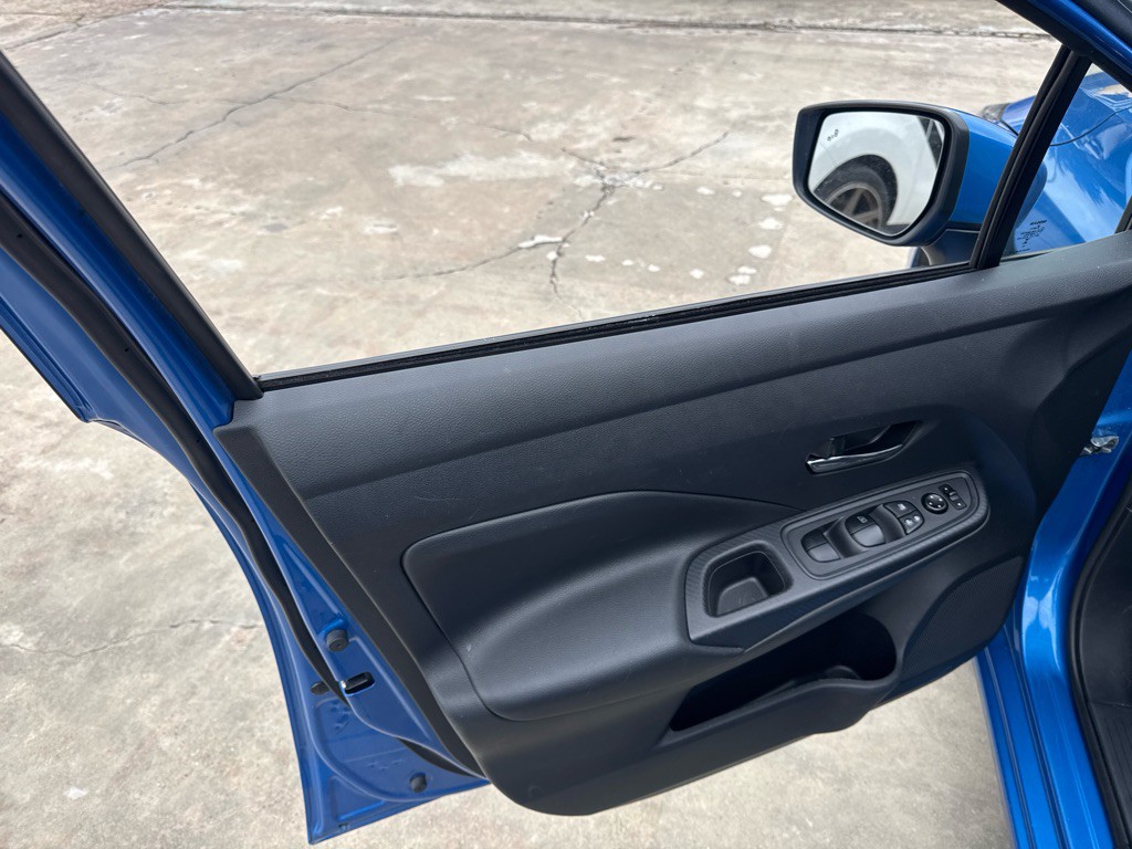 2023 Nissan Versa Image 12