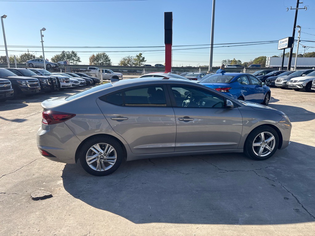 2020 Hyundai Elantra Image 4