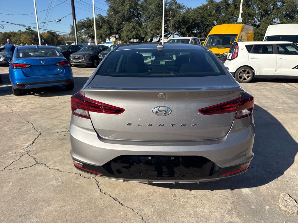 2020 Hyundai Elantra Image 8