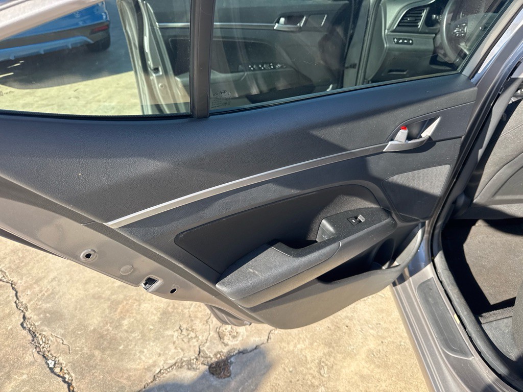 2020 Hyundai Elantra Image 12