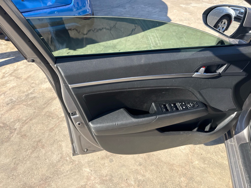 2020 Hyundai Elantra Image 14