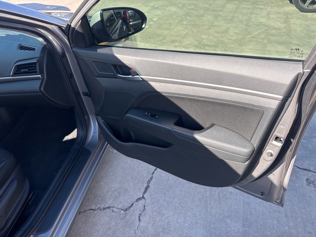 2020 Hyundai Elantra Image 20