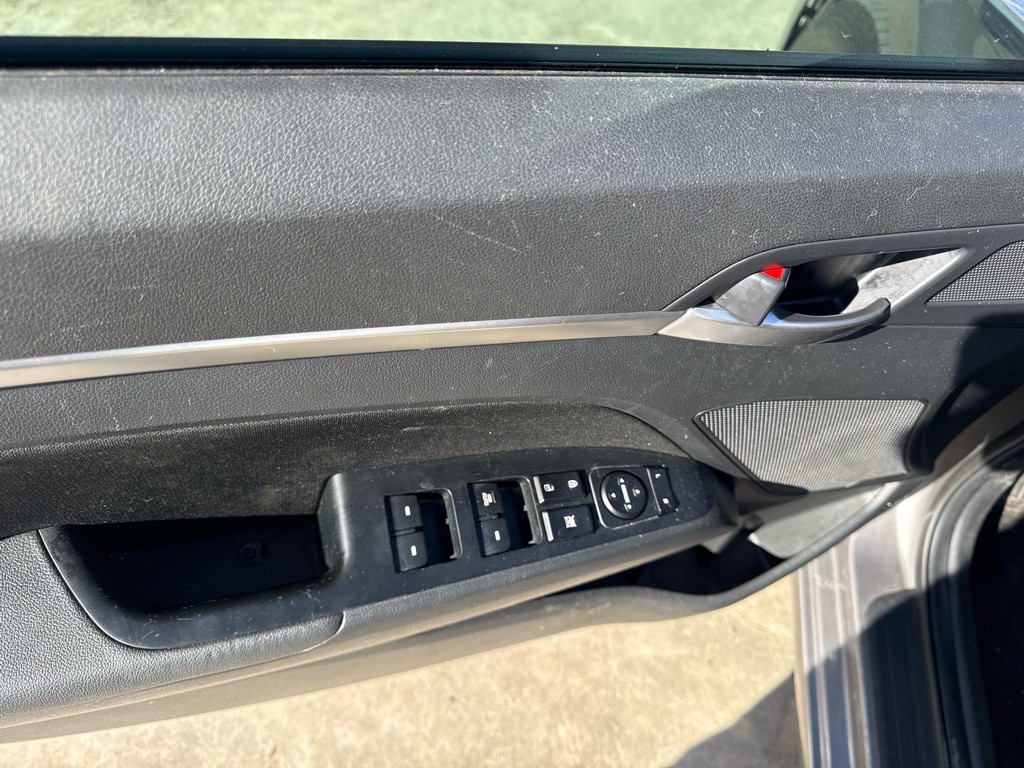 2020 Hyundai Elantra Image 22