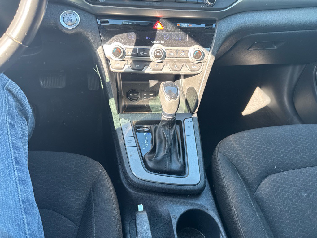 2020 Hyundai Elantra Image 29